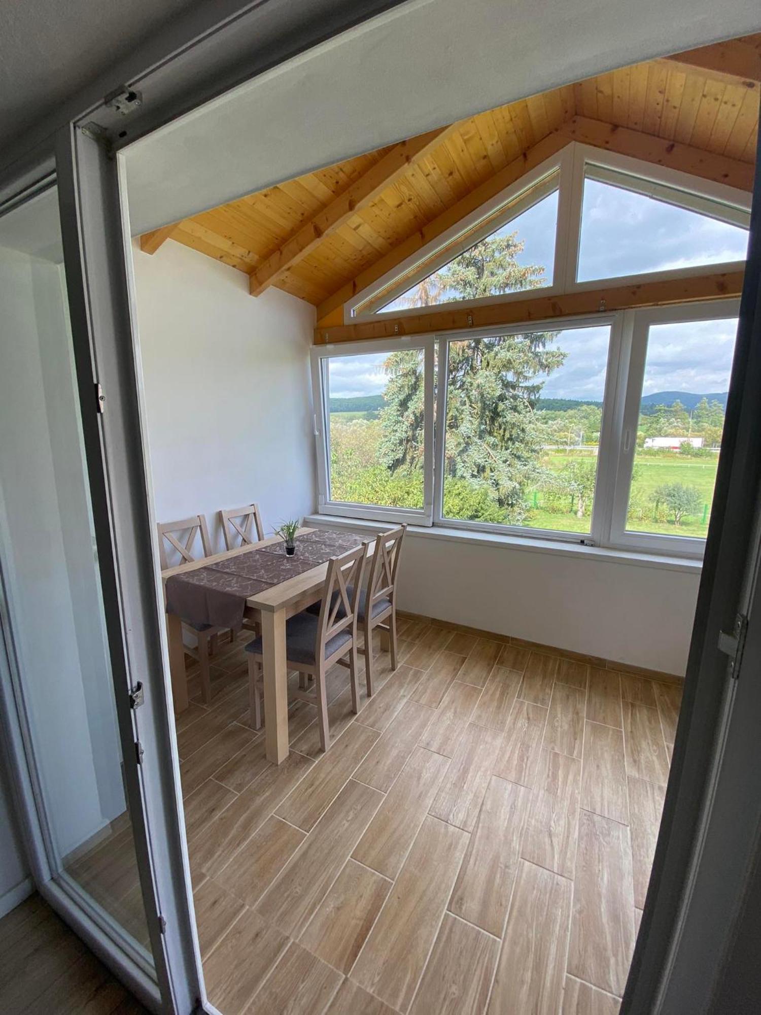 Apartman Nikol Prievidza Esterno foto