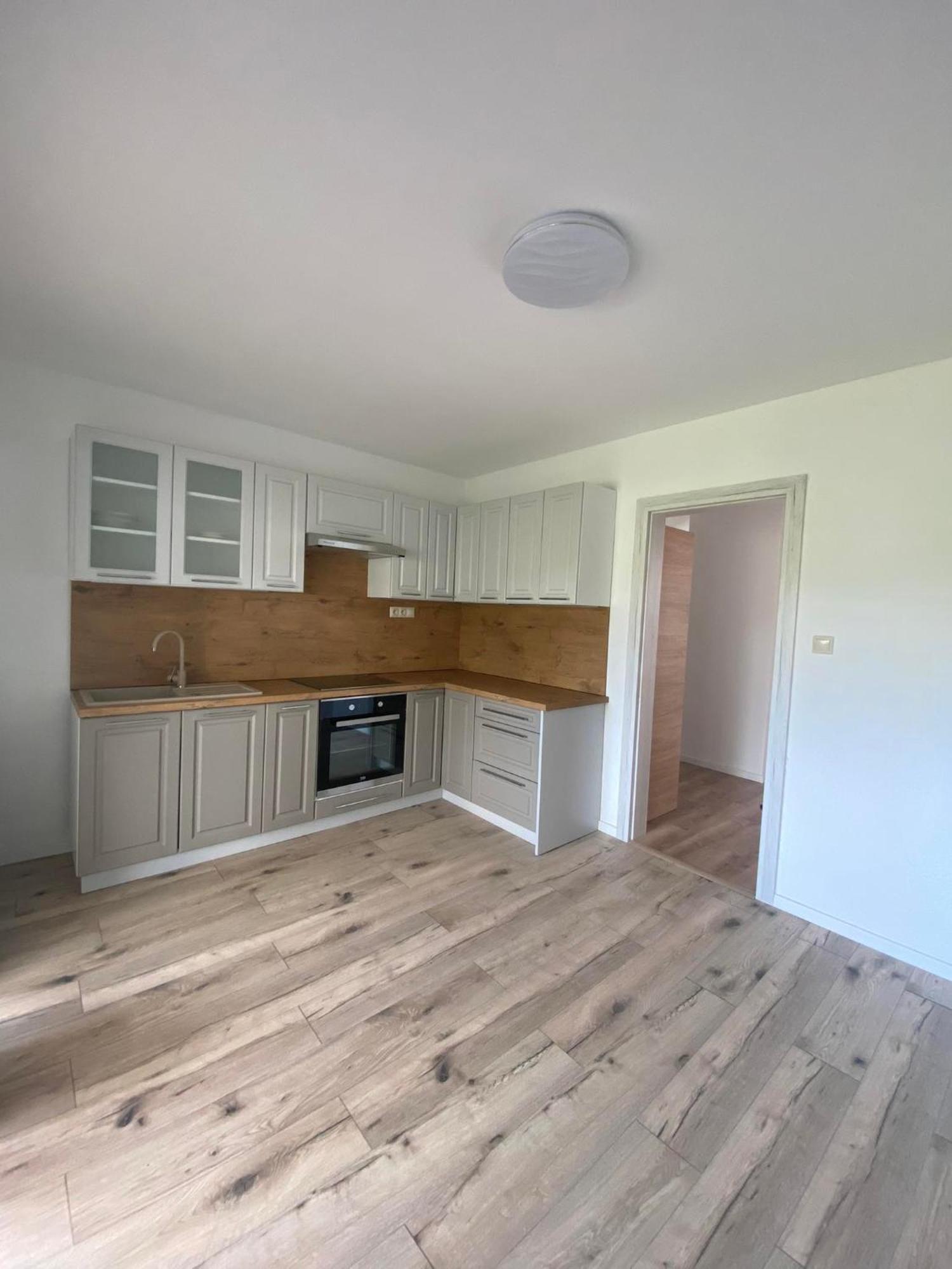 Apartman Nikol Prievidza Esterno foto